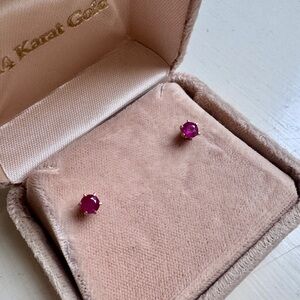 14k Gold Red Gemstone (Ruby?) Stud Earrings